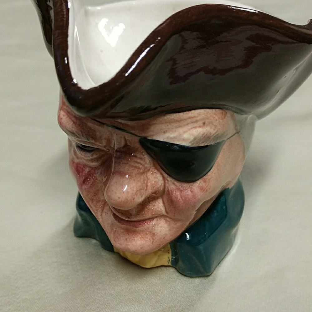 ROYAL DOULTON character jug / Pirate